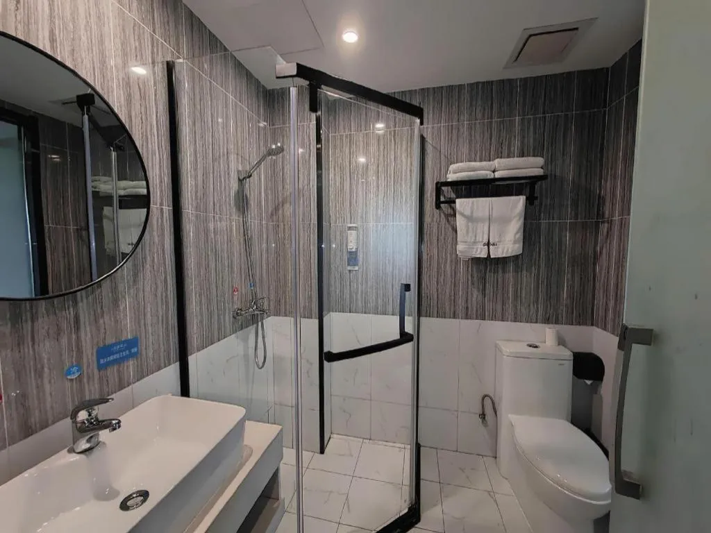 Thank Inn Hotel Anqing Guangcai Big Market Passenger Center