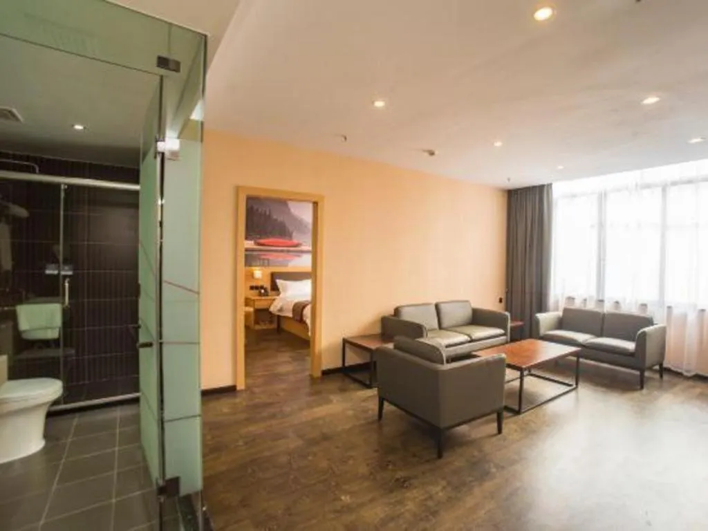 Thank Inn Plus Hotel Guangdong Yunfu Luoding City Municipal