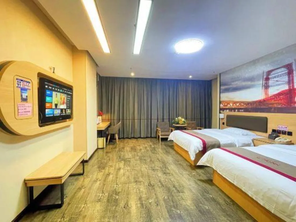 Bed in Thank Inn Plus Hotel Guangdong Yunfu Luoding City Municipal