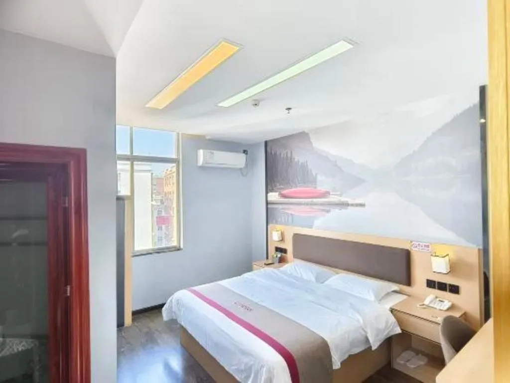 Bed in Thank Inn Plus Hotel Guangdong Yunfu Luoding City Municipal