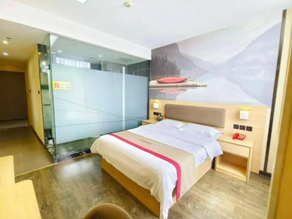 Bed in Thank Inn Plus Hotel Guangdong Yunfu Luoding City Municipal
