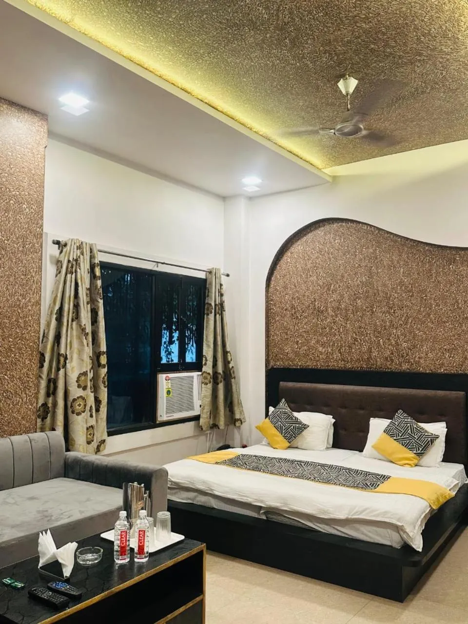 Photo of the whole room, Bed in HOTEL DEVA INN