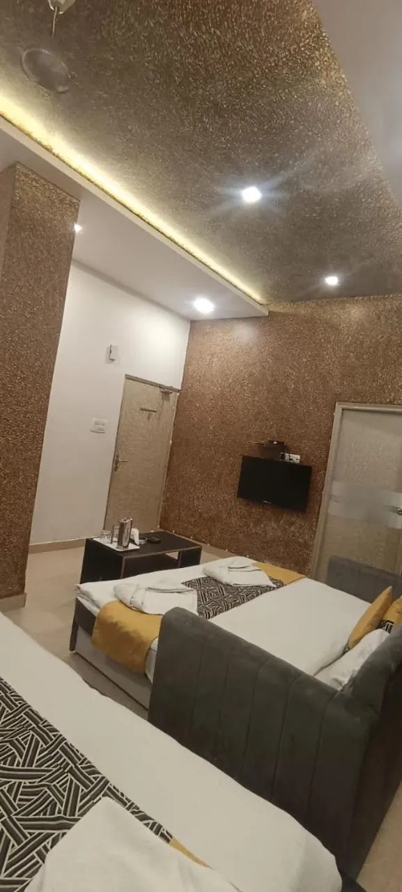 Photo of the whole room, Bed in HOTEL DEVA INN