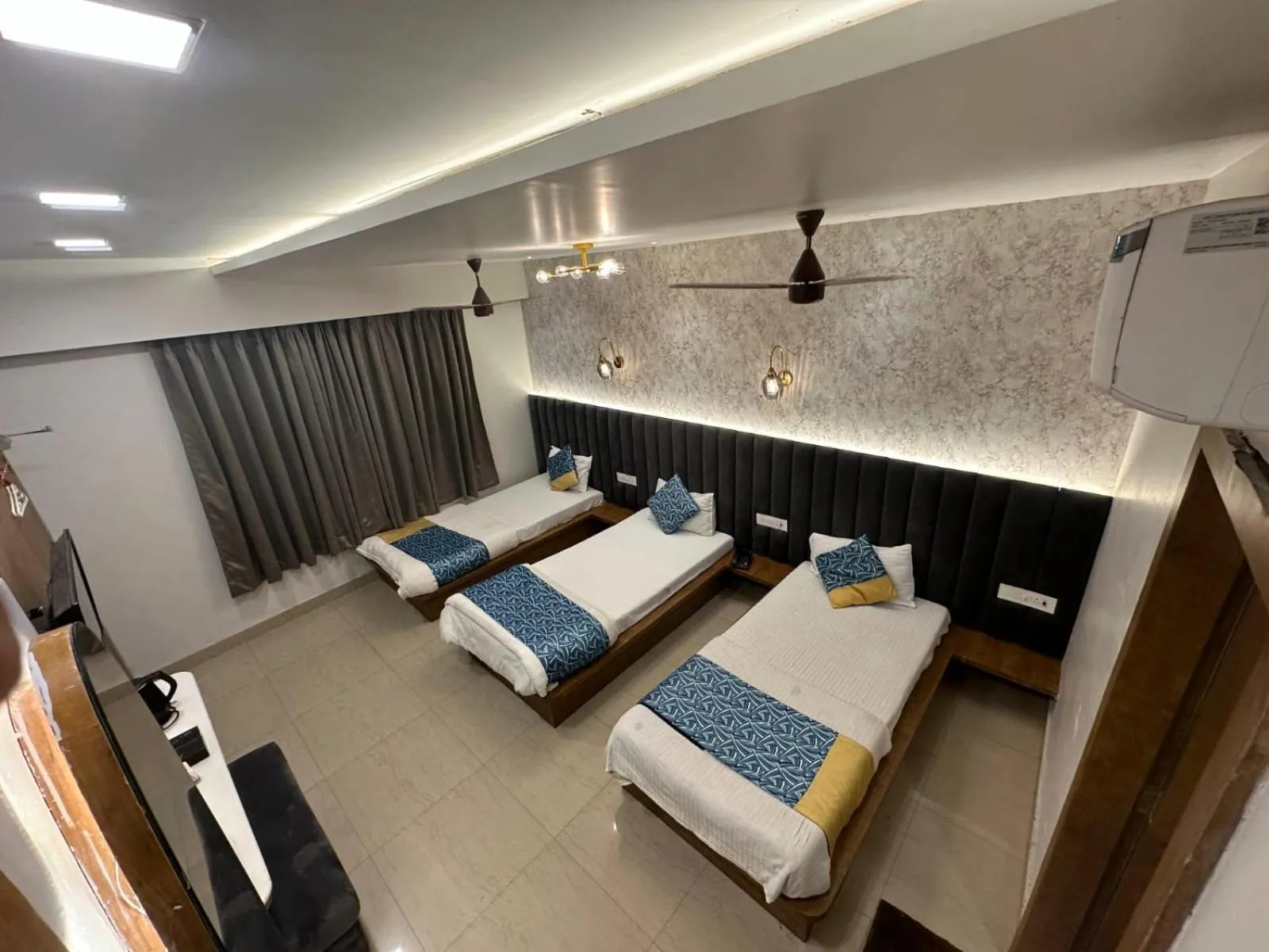 Photo of the whole room, Bed in HOTEL DEVA INN