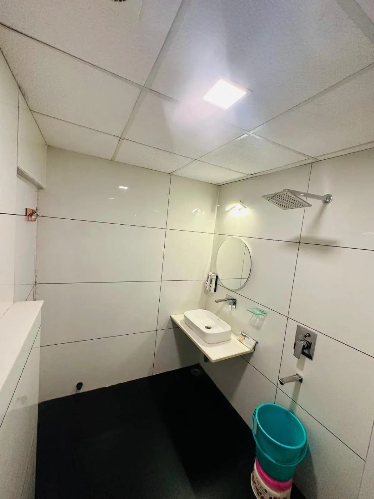 Bathroom in HOTEL DEVA INN