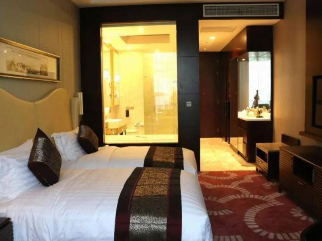 Bed in Bairun Zhenjiang International Hotel