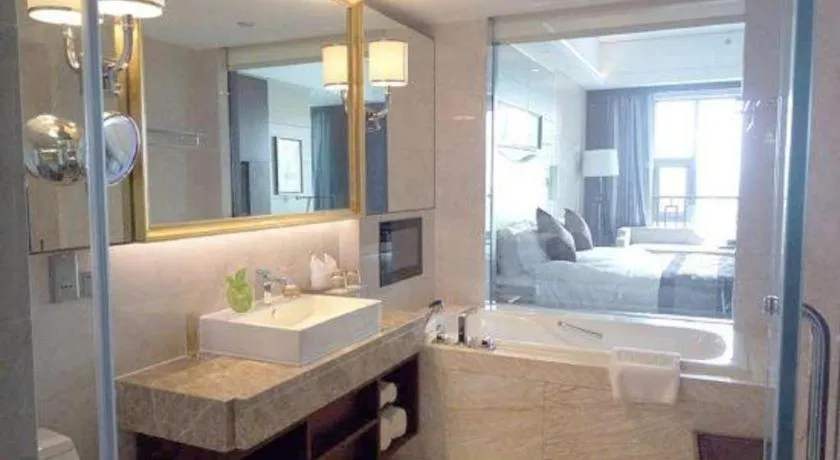 Bairun Zhenjiang International Hotel