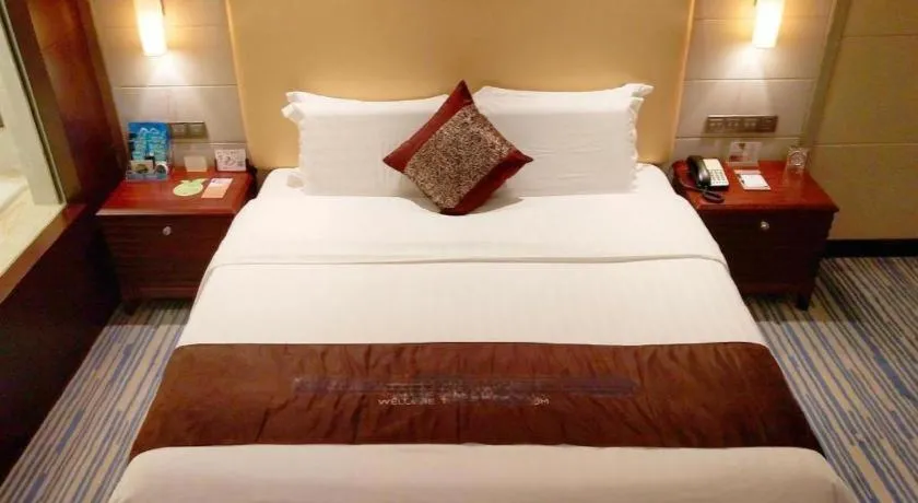 Bed in Bairun Zhenjiang International Hotel