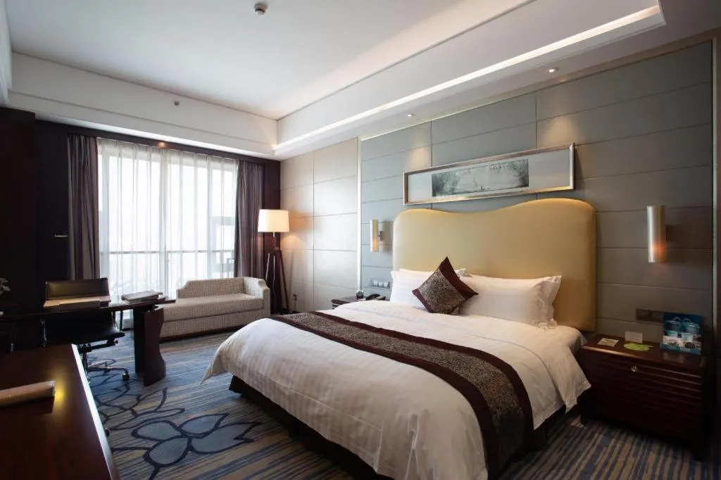 Bed in Bairun Zhenjiang International Hotel