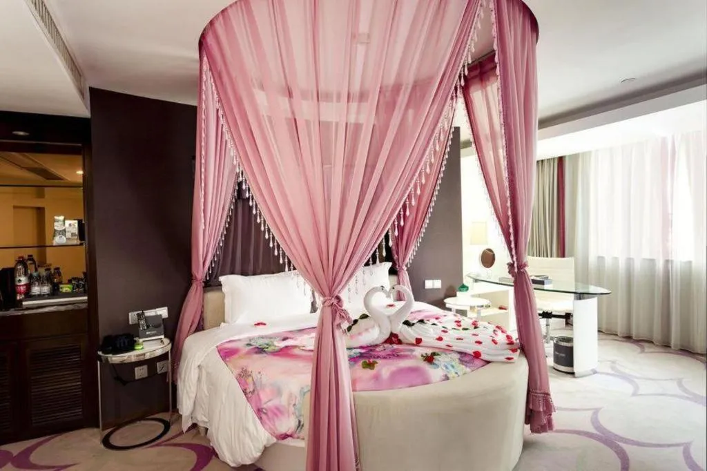 Bed in Xingtai Yuehai Hotel