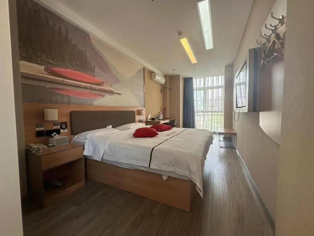 Bed in Thank Inn Hotel Shandong Heze Mudan District Bayi Road Pedestrian Street