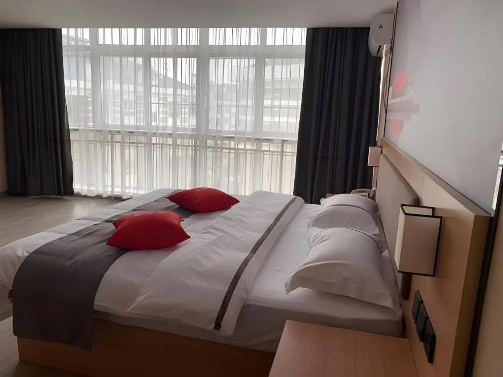 Bed in Thank Inn Hotel Shandong Heze Mudan District Bayi Road Pedestrian Street