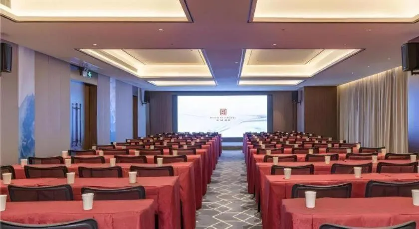 Echeng Hotel Nanning Huqiu Metro Station