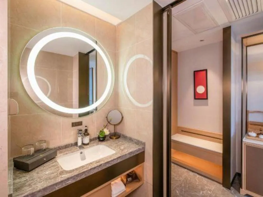 Echeng Hotel Nanning Huqiu Metro Station