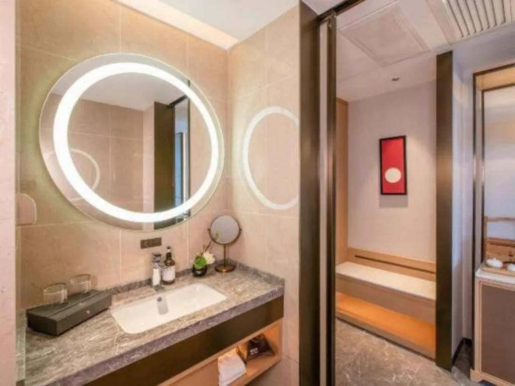 Echeng Hotel Nanning Huqiu Metro Station