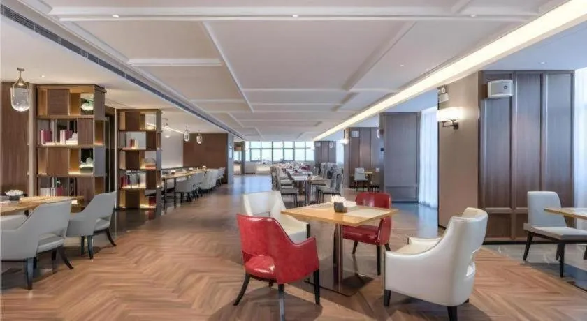 Echeng Hotel Nanning Huqiu Metro Station