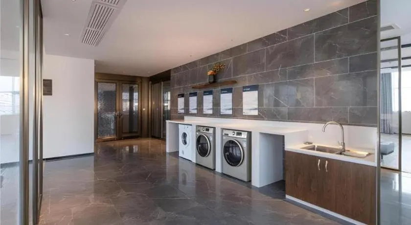 Echeng Hotel Nanning Huqiu Metro Station