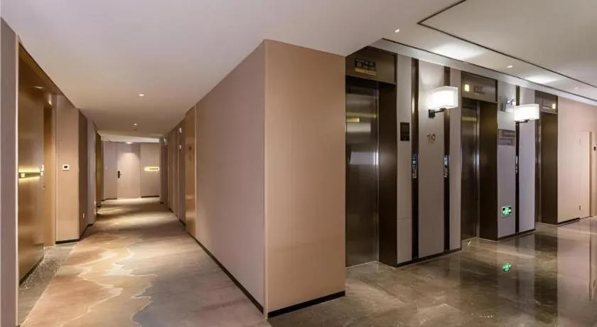 Echeng Hotel Nanning Huqiu Metro Station