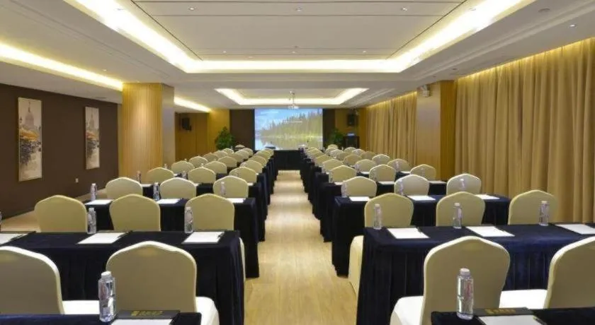 Echeng Hotel Nanning Huqiu Metro Station