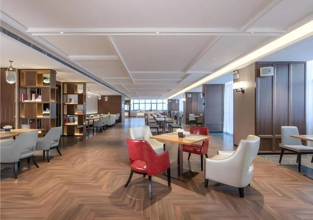 Echeng Hotel Nanning Huqiu Metro Station