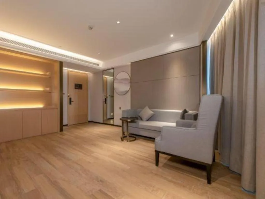 Echeng Hotel Nanning Huqiu Metro Station