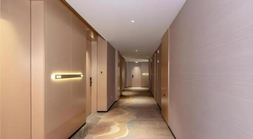 Echeng Hotel Nanning Huqiu Metro Station