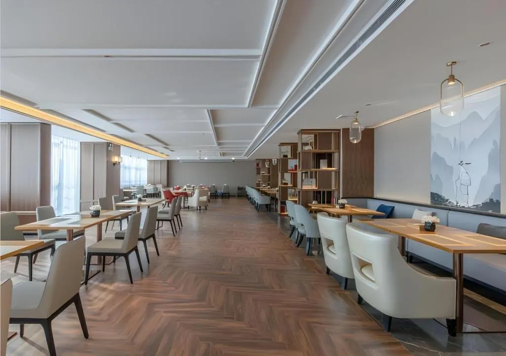 Echeng Hotel Nanning Huqiu Metro Station