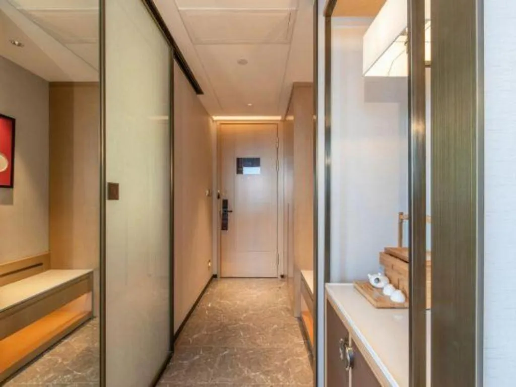 Echeng Hotel Nanning Huqiu Metro Station