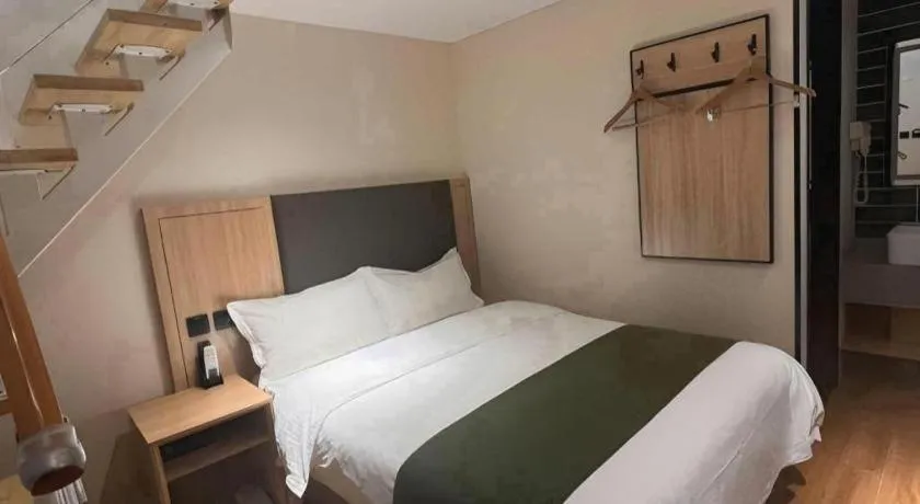 Bed in Green Tree Inn Express Beijing Xicheng District Dazhalan