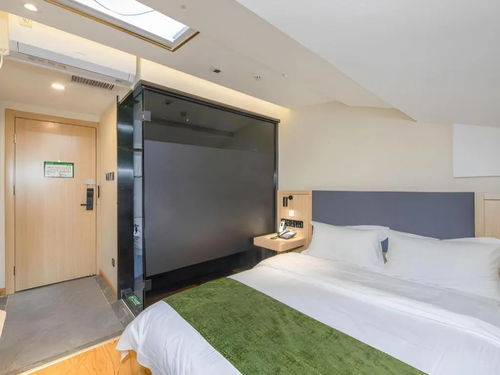 Bed in Green Tree Inn Express Beijing Xicheng District Dazhalan