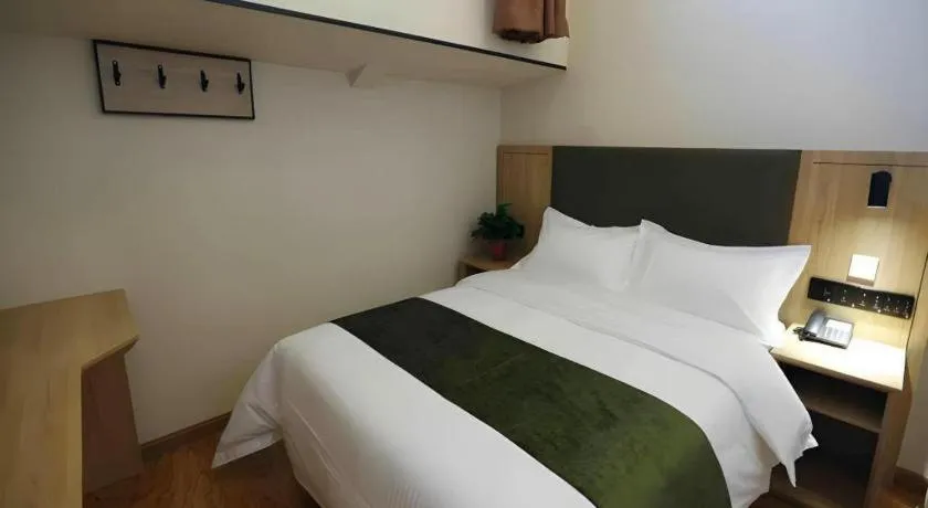 Bed in Green Tree Inn Express Beijing Xicheng District Dazhalan