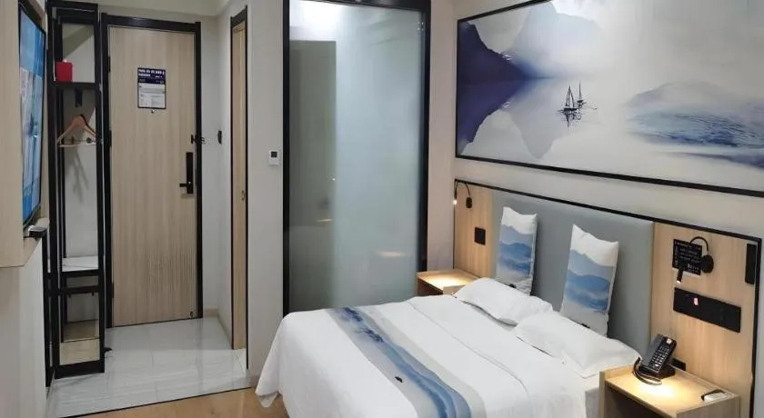 Bed in Green Tree Inn Express Jiangsu Taizhou Xinghua RT-Mart