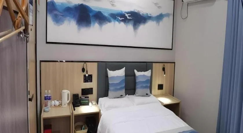 Bed in Green Tree Inn Express Jiangsu Taizhou Xinghua RT-Mart