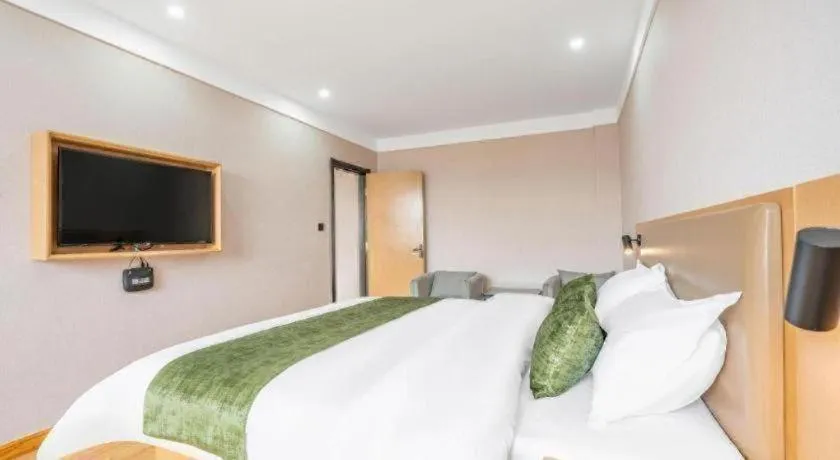 Green Tree Inn Express Weifang Zhucheng Longyuan Shangcheng