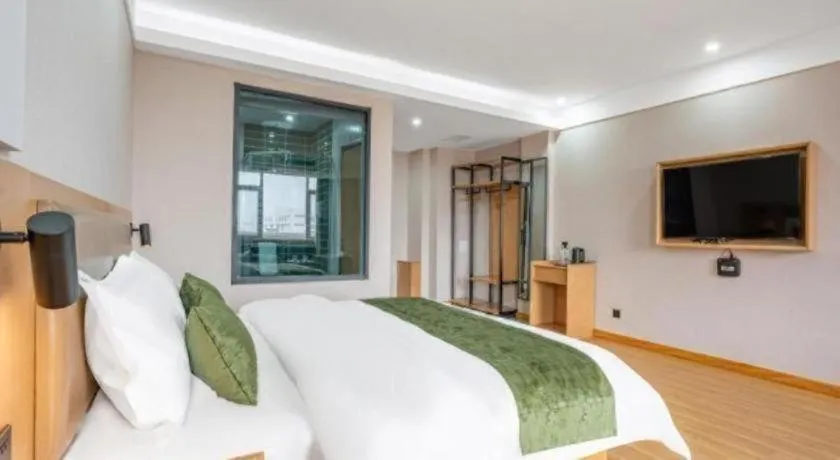 Green Tree Inn Express Weifang Zhucheng Longyuan Shangcheng