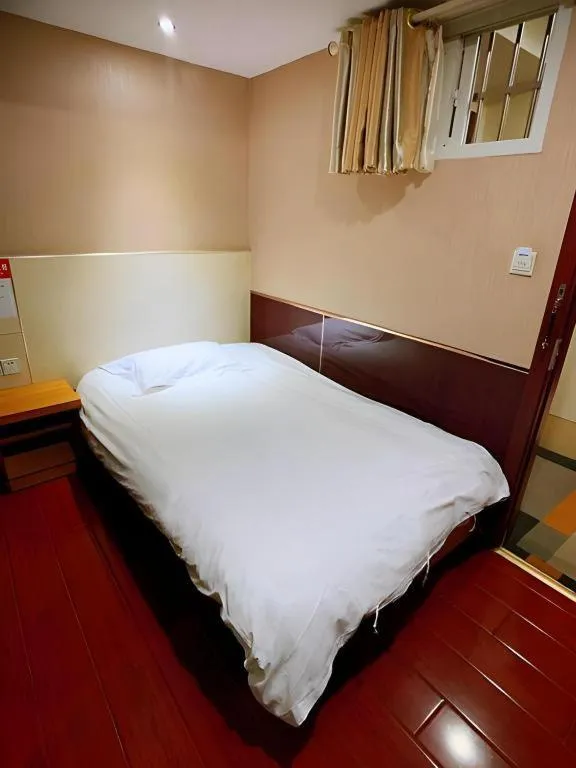 Bed in Shell Hotel Nanjing Mingfa Square Metro Station