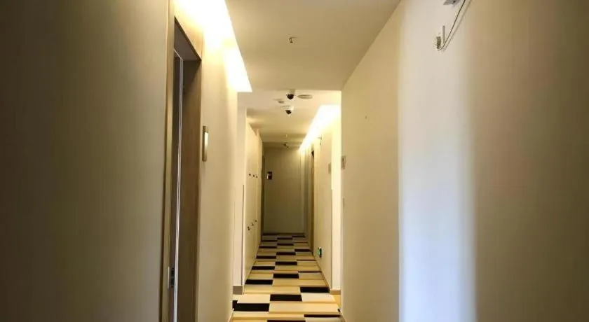 Shell Hotel Shanghai Minhang District Wenjing Road Metro Station