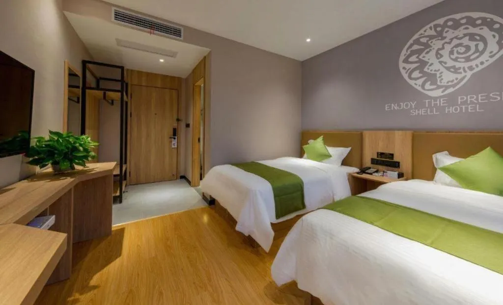 Bed in Shell Hotel Anhui Huaibei Suixi County Economic Development Zone