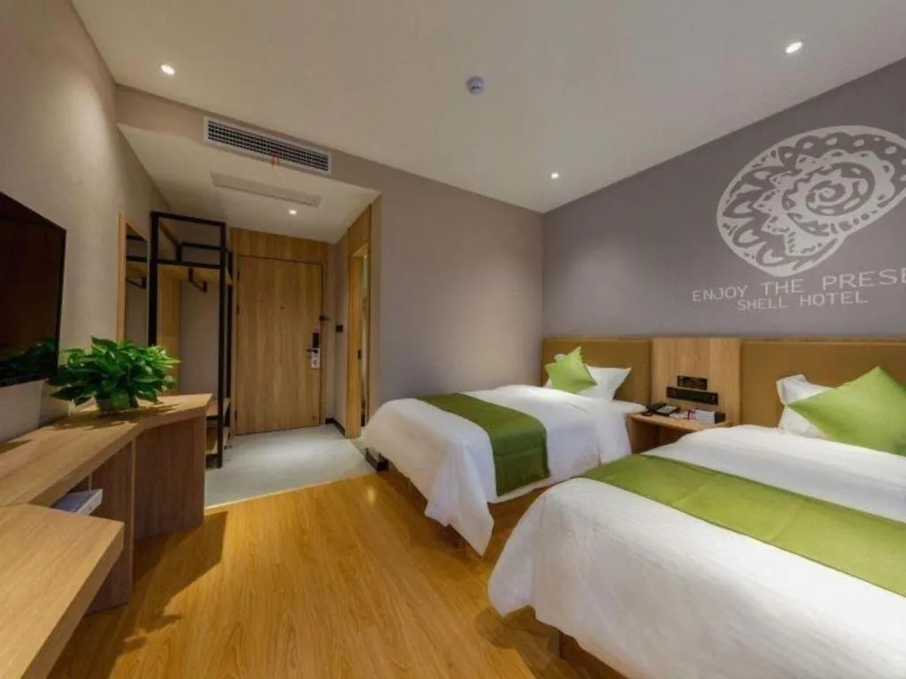 Bed in Shell Hotel Anhui Huaibei Suixi County Economic Development Zone