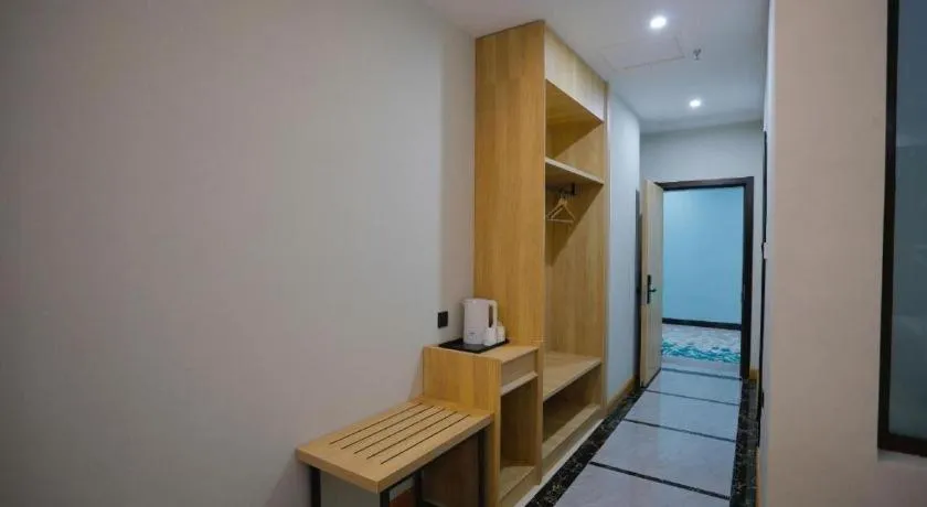 Green Tree Inn Express Tangshan Yueting County Bus Station