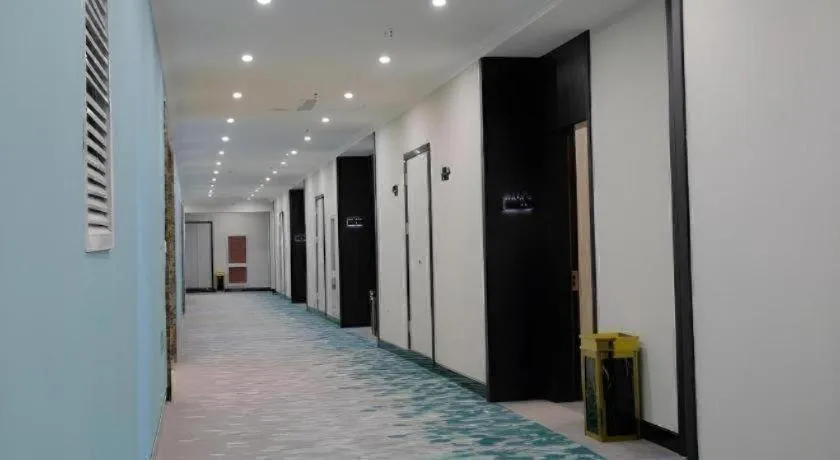 Green Tree Inn Express Tangshan Yueting County Bus Station