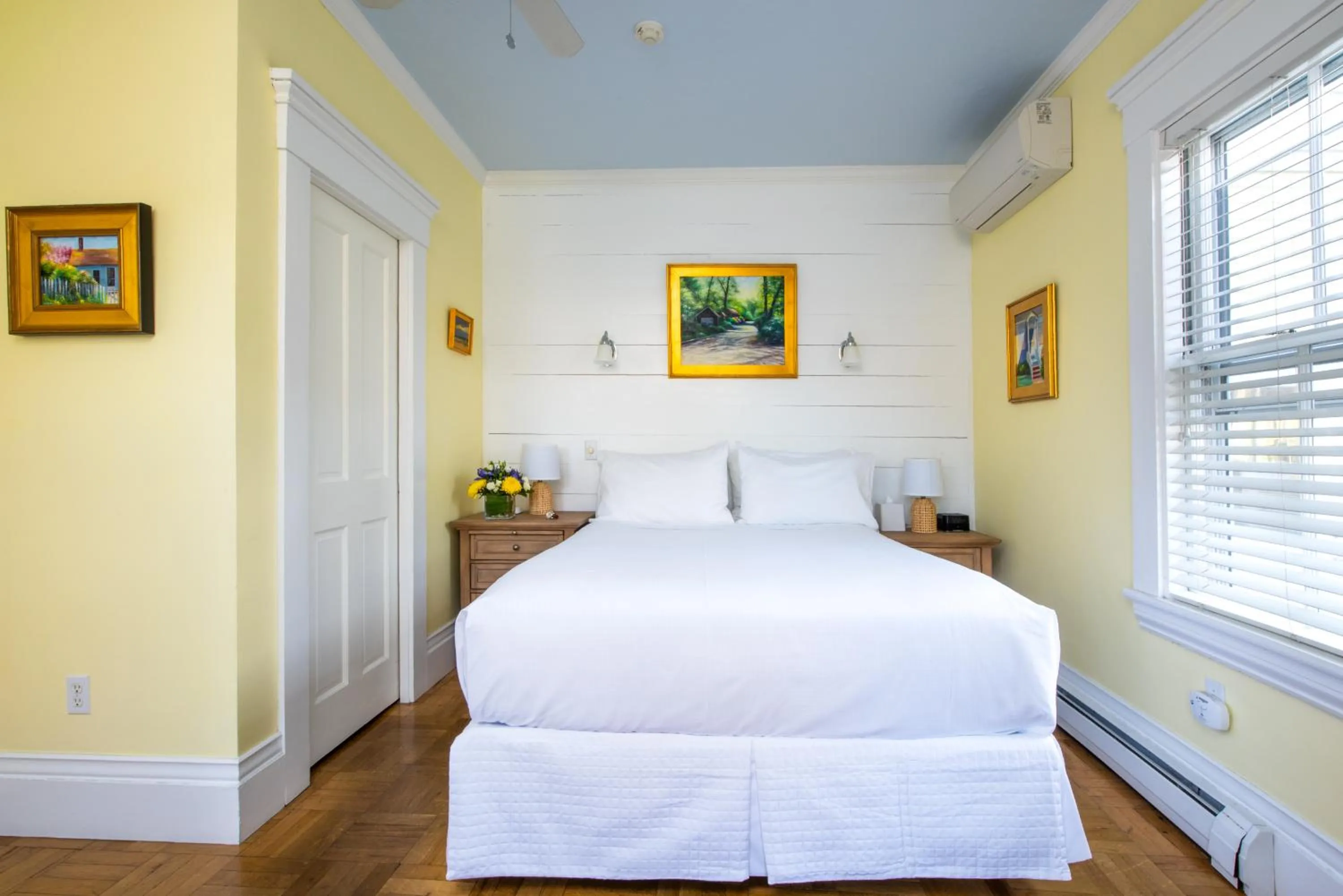 Bed in Admiral's Landing