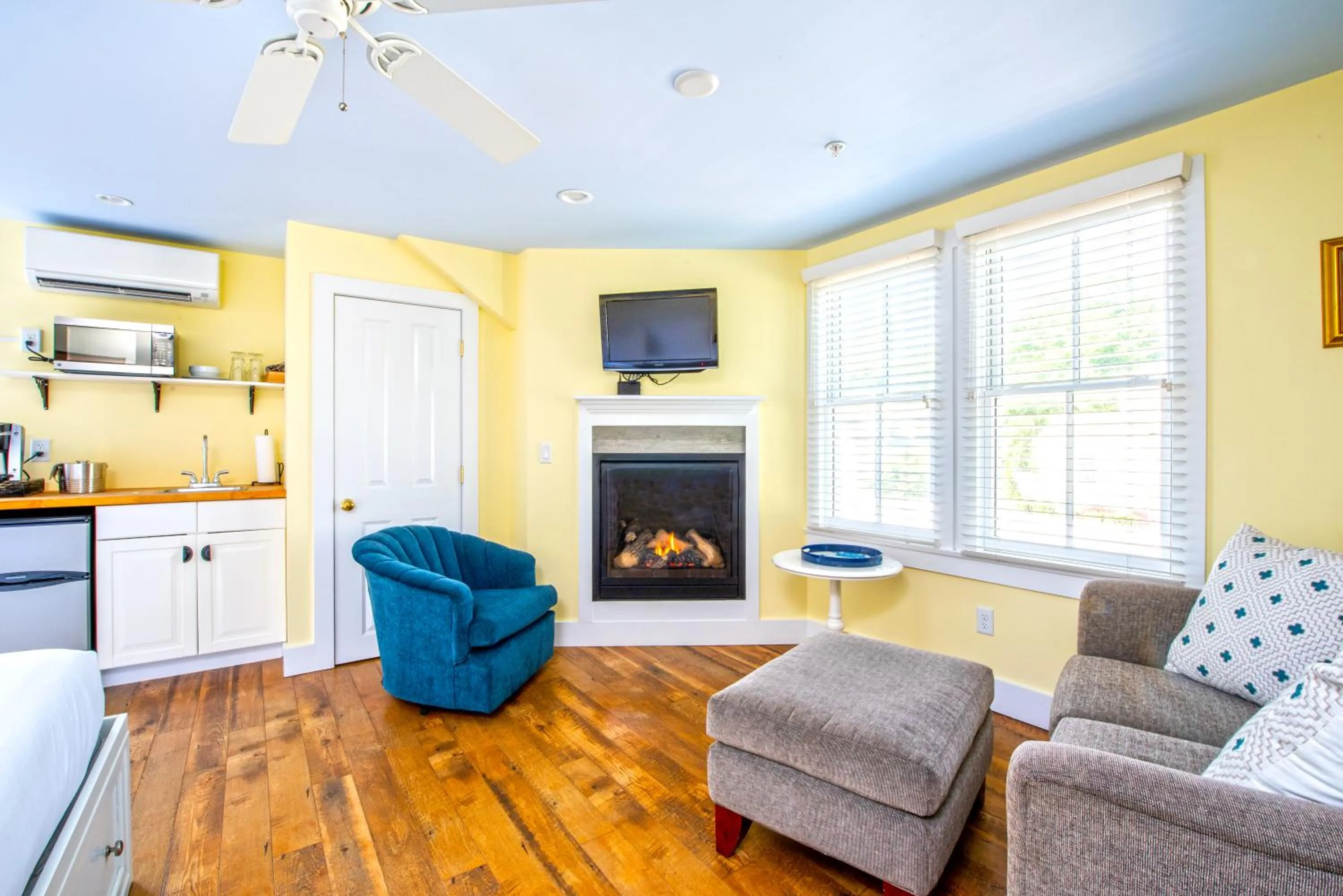 Seating area in Admiral's Landing