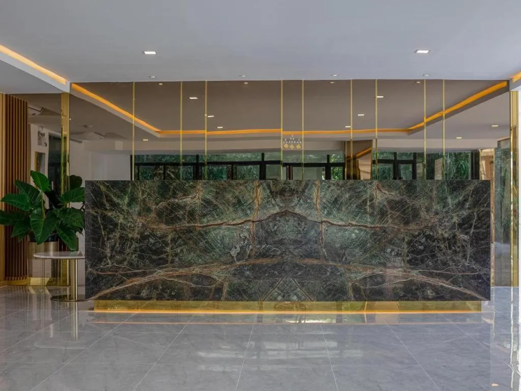 B2 Huai Khwang Premier Hotel