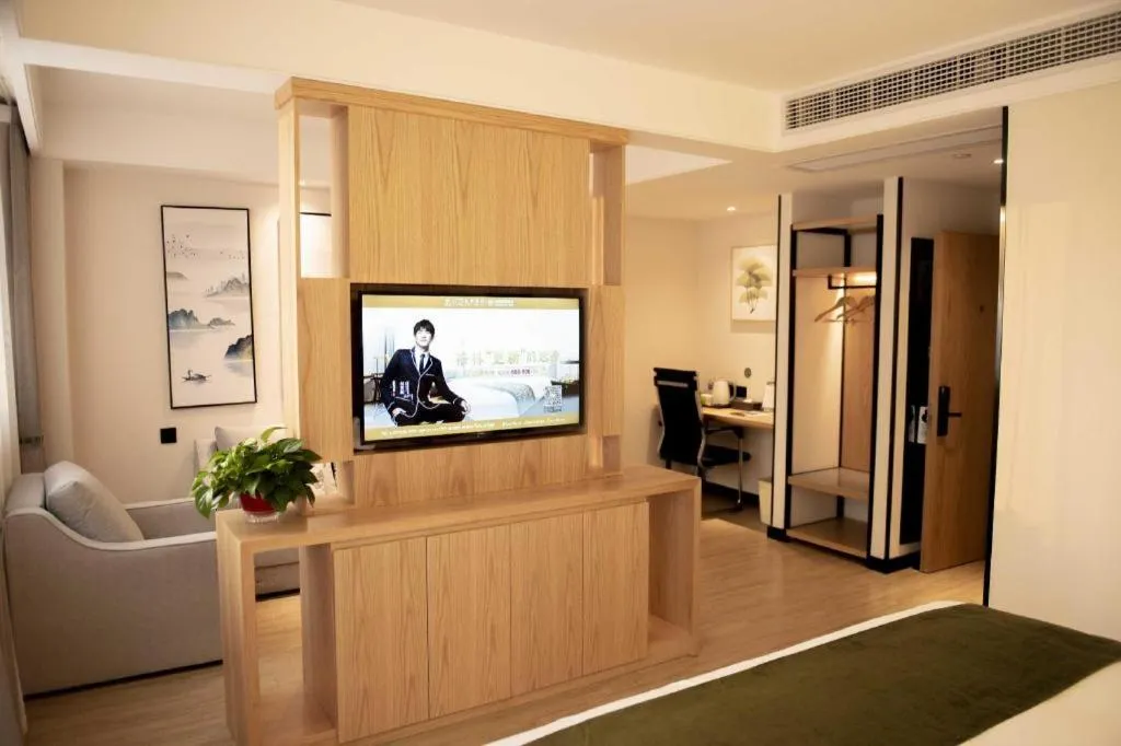 Green Tree Inn Fuyang Funan County Tianzhu Square