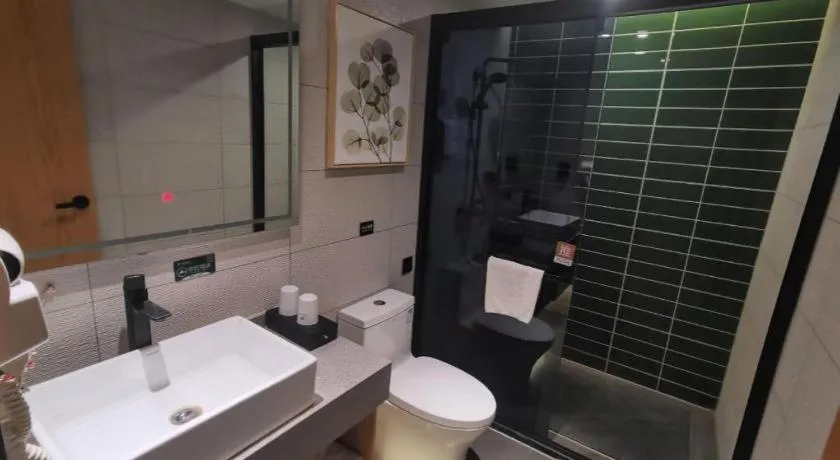 Green Tree Inn Fuyang Funan County Tianzhu Square