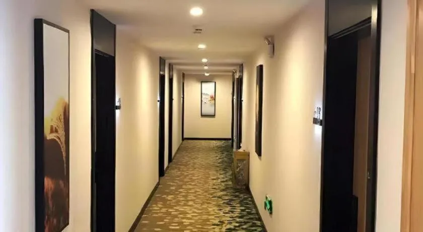 Green Tree Inn Fuyang Funan County Tianzhu Square