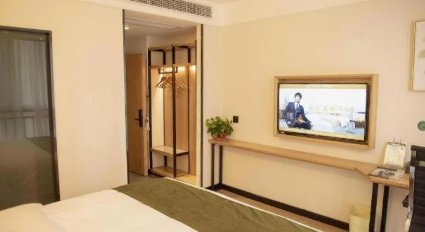 Bed in Green Tree Inn Fuyang Funan County Tianzhu Square