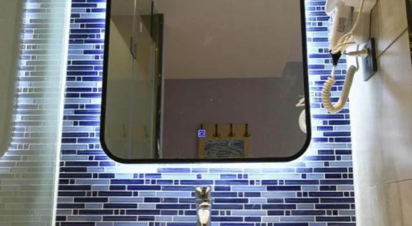 Shell Hotel Shanghai Normal University Hongcao Road Metro Station Guiping Road