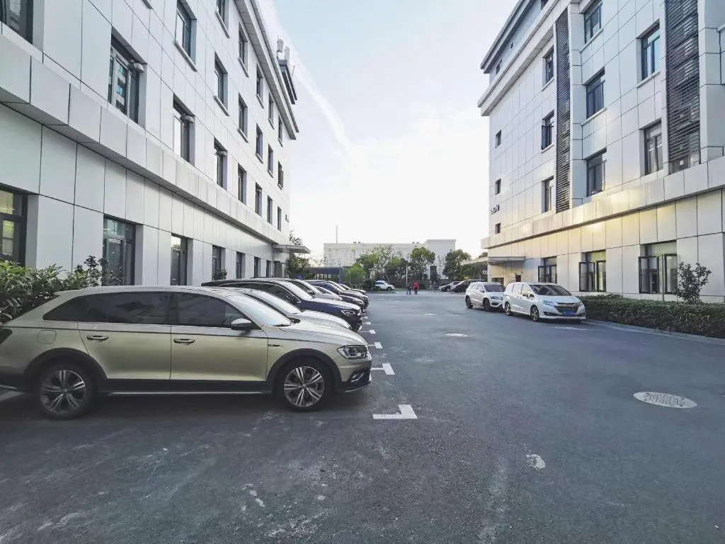 Shell Hotel Shanghai Normal University Hongcao Road Metro Station Guiping Road